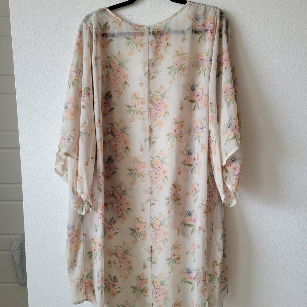 Mudd Pastel Floral Kimono - Picture 2 of 6